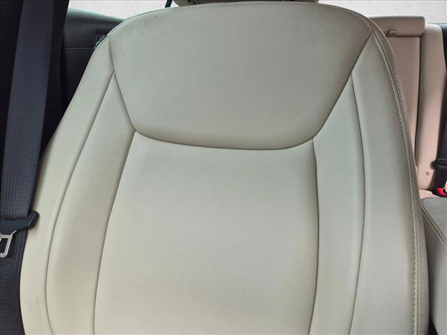 Used 2017 Chrysler 300 Limited w/ Driver Convenience Group RWD image 13