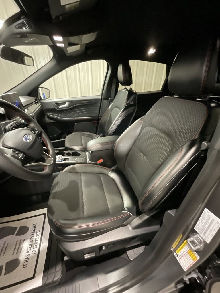 Used 2025 Ford Escape ST-Line image 9