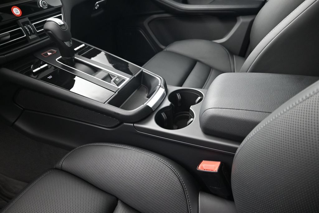 New 2026 Porsche Macan AWD/4WD image 22