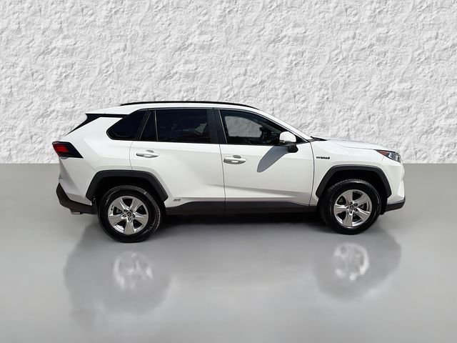 Used 2021 Toyota RAV4 XLE image 2