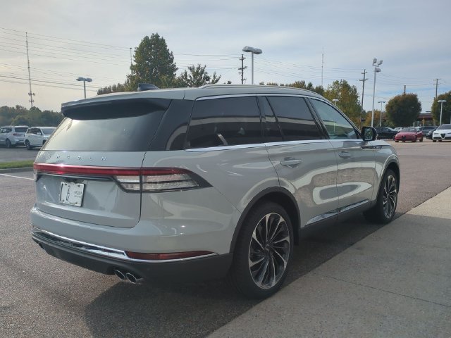 New 2027 Lincoln Aviator Reserve AWD/4WD image 4