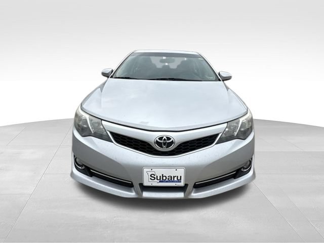 Used 2013 Toyota Camry SE w/ Leather Pkg FWD image 2