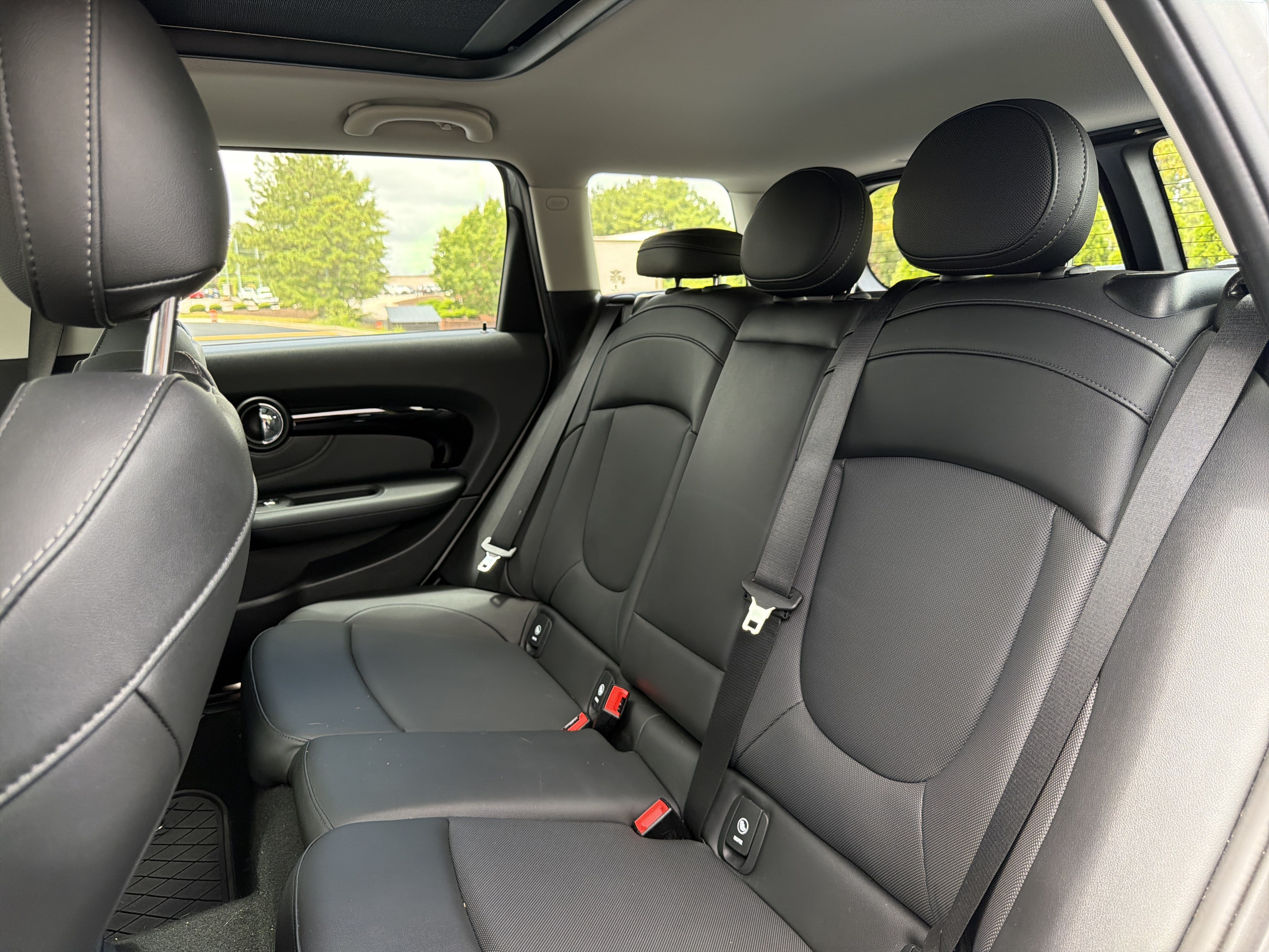 Used 2024 MINI Cooper Clubman S FWD image 9
