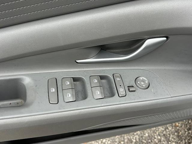 Used 2023 Hyundai Elantra SEL image 14