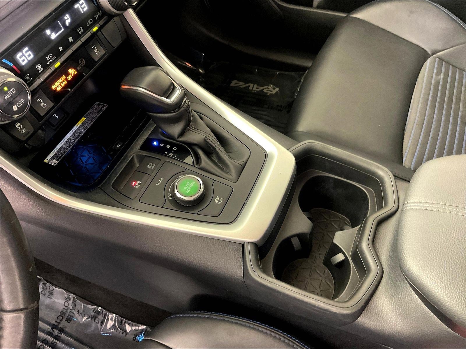 Used 2020 Toyota RAV4 XSE AWD/4WD image 18