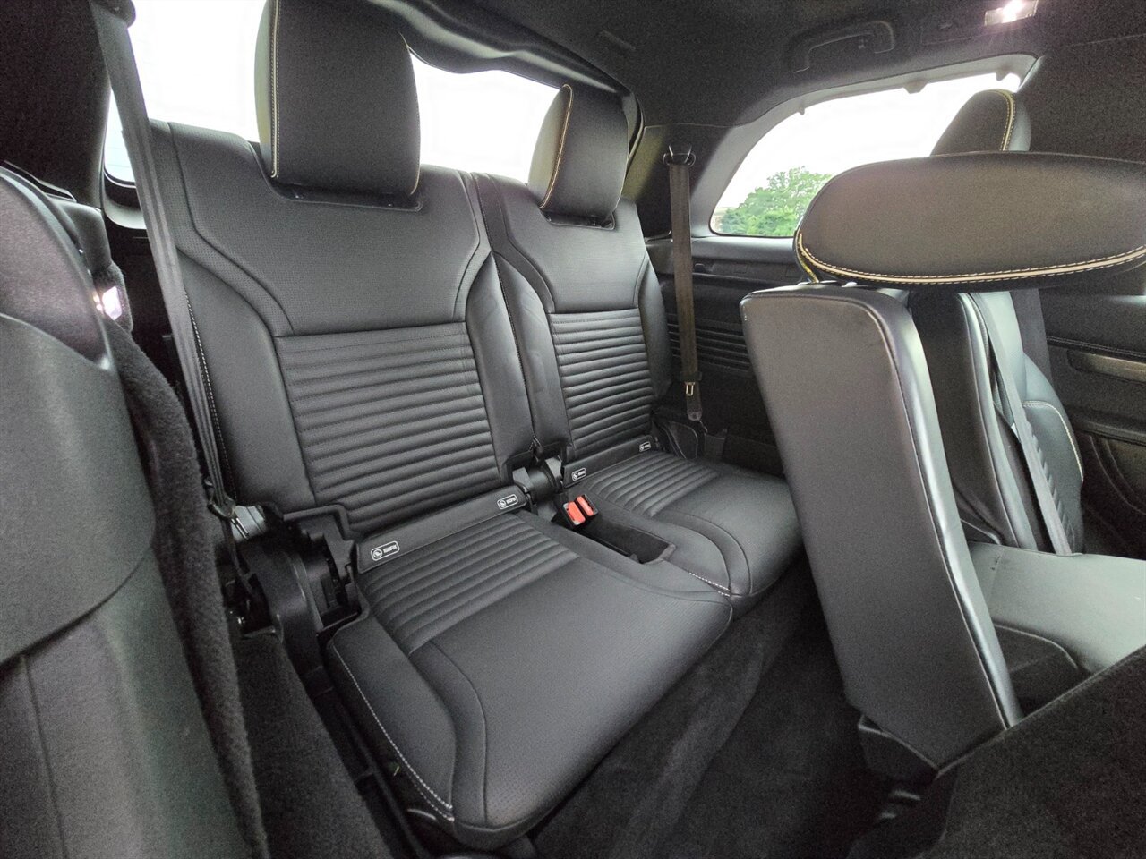 Used 2019 Land Rover Discovery HSE AWD/4WD image 18