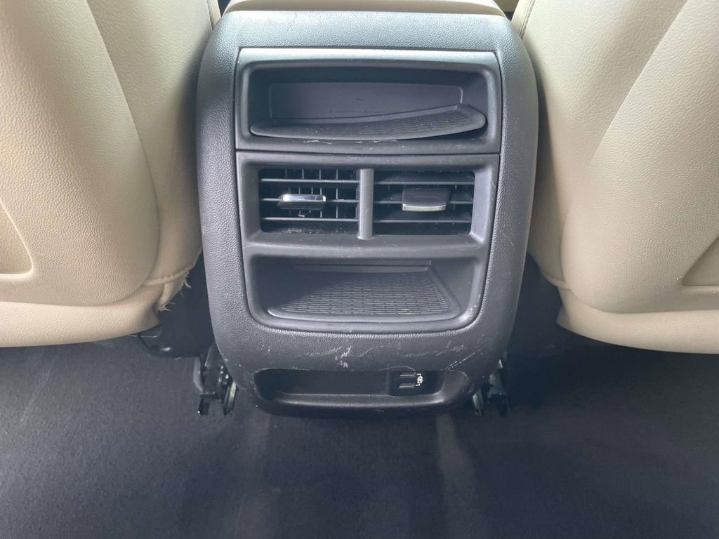 Used 2018 Cadillac XT5 AWD image 13
