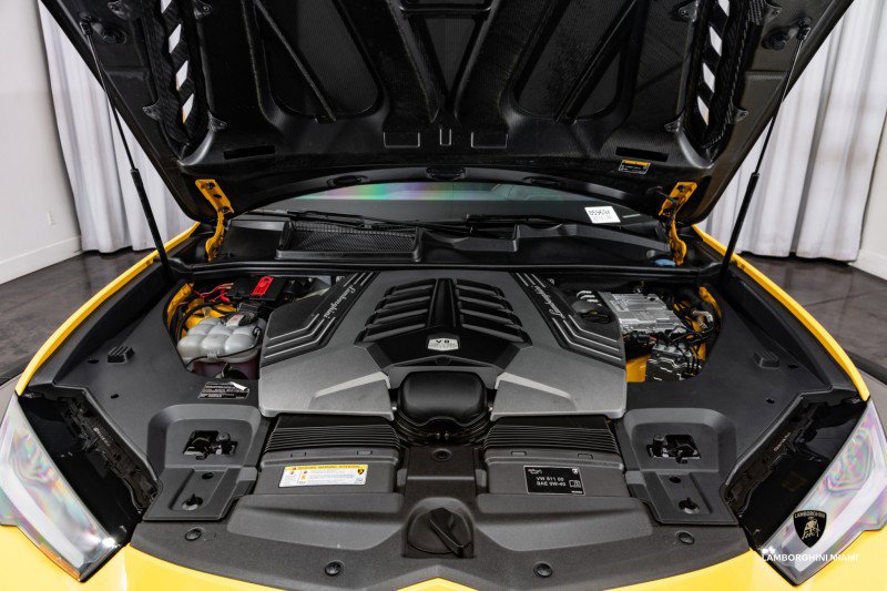 Used 2024 Lamborghini Urus S image 6