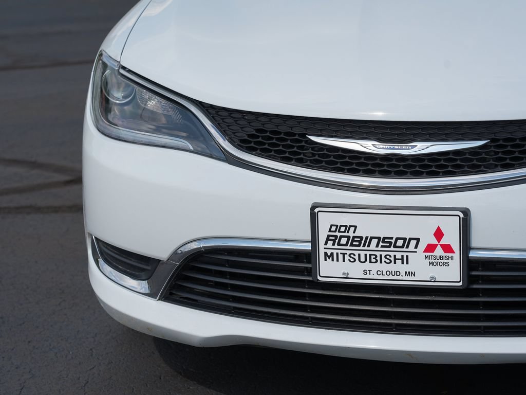 Used 2016 Chrysler 200 Limited w/ Travel & Safety Group FWD image 9