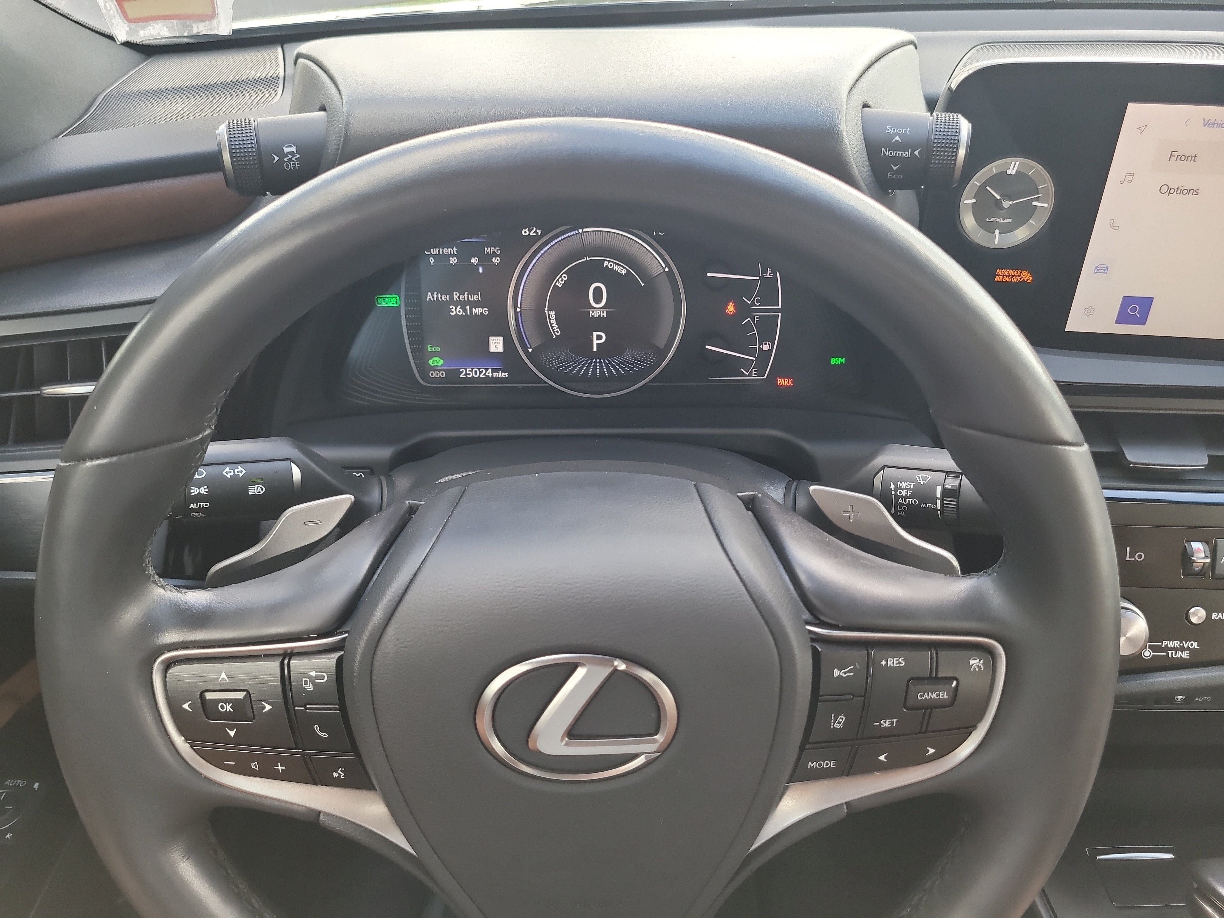 Used 2025 Lexus ES 300h w/ Premium Package FWD image 30