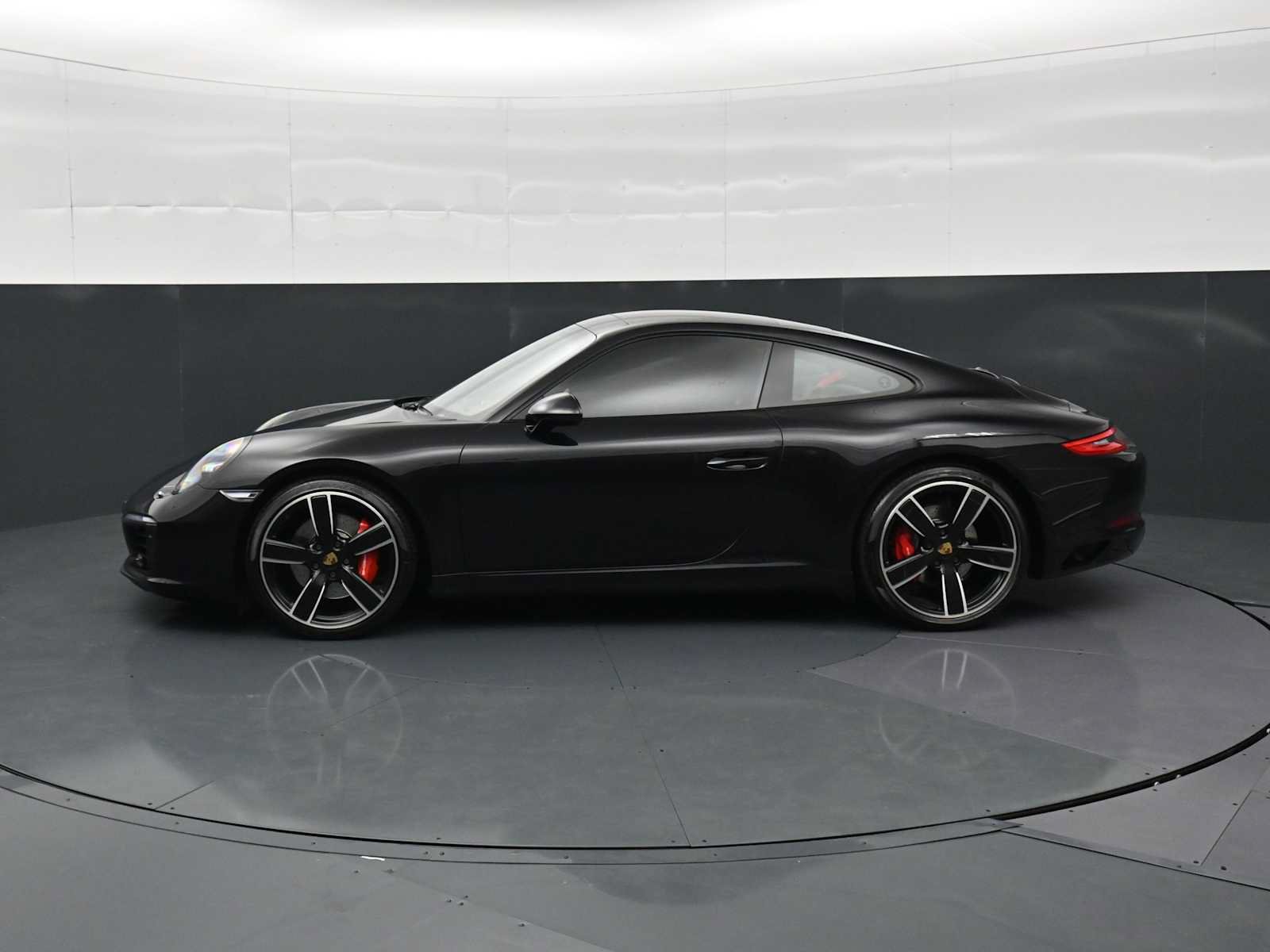 Certified 2018 Porsche 911 Carrera S RWD image 2