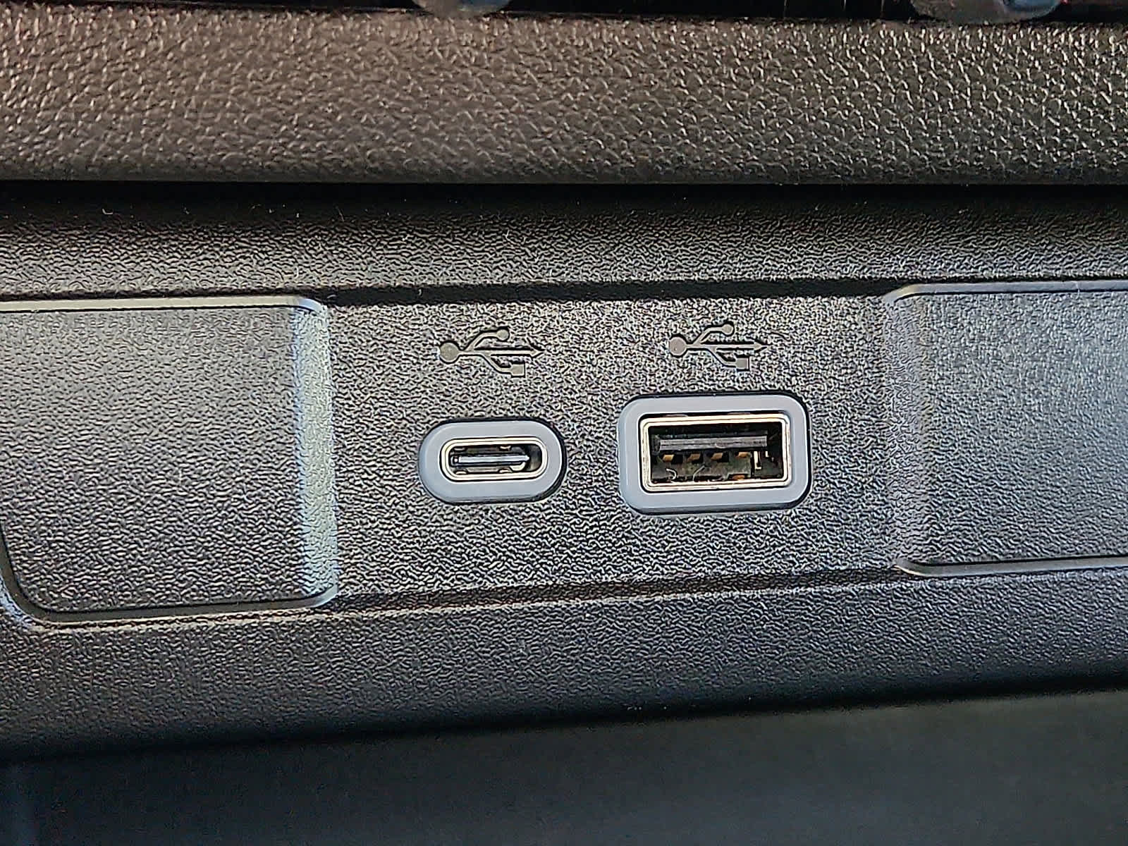 Used 2024 GMC Canyon AT4X image 24