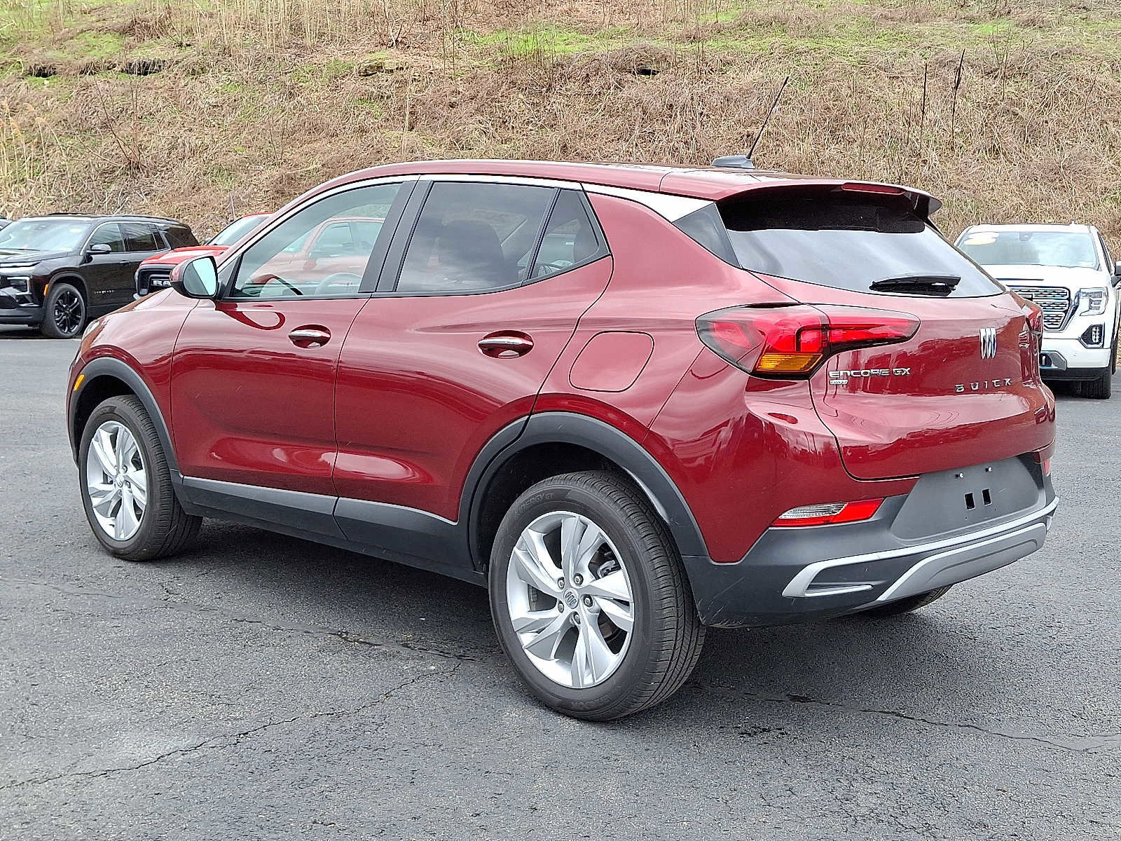 Used 2025 Buick Encore GX Preferred AWD/4WD image 4