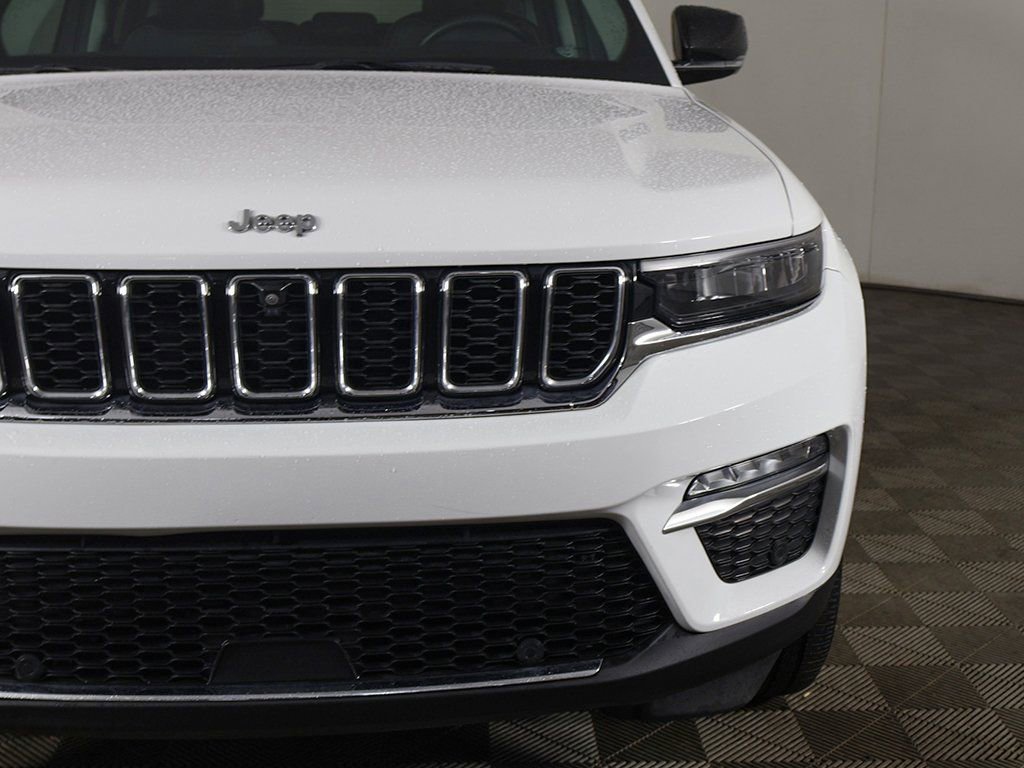 Used 2023 Jeep Grand Cherokee Limited w/ Luxury Tech Group II image 16