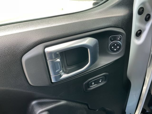 Used 2026 Jeep Wrangler Unlimited Rubicon AWD/4WD image 13