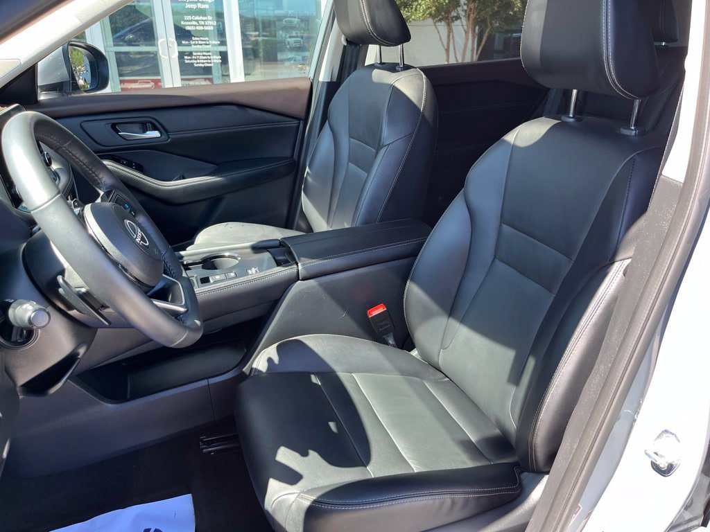 Used 2023 Nissan Rogue SL w/ SL Premium Package FWD image 5