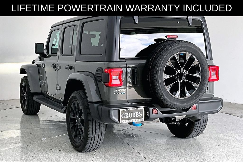 Used 2023 Jeep Wrangler Unlimited Sahara AWD/4WD image 16
