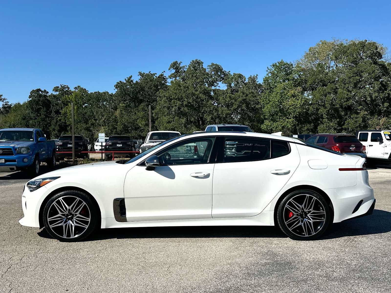 Used 2022 Kia Stinger GT1 RWD image 12