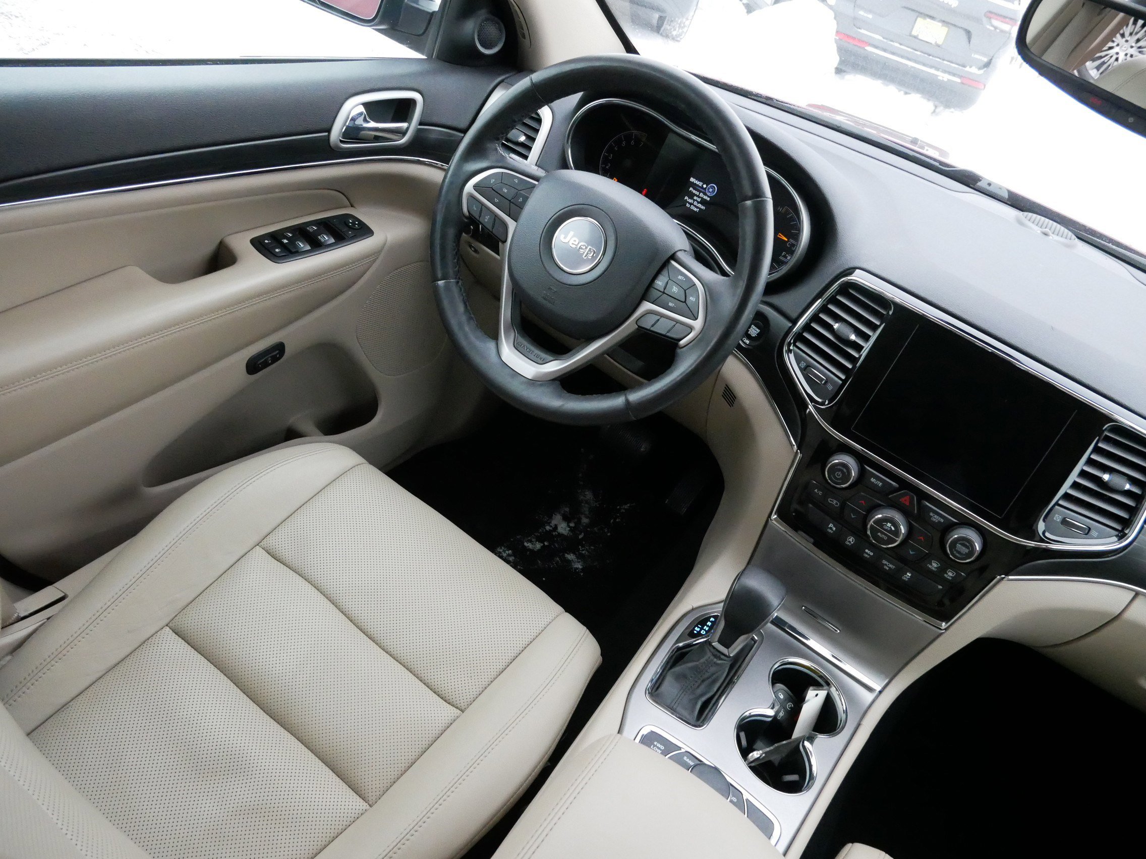 Used 2020 Jeep Grand Cherokee Limited w/ Luxury Group II image 9