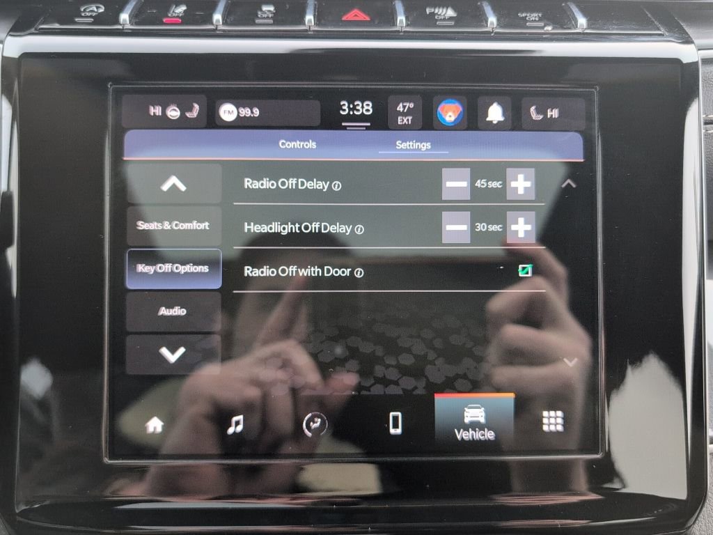 Used 2023 Jeep Grand Cherokee Altitude image 50