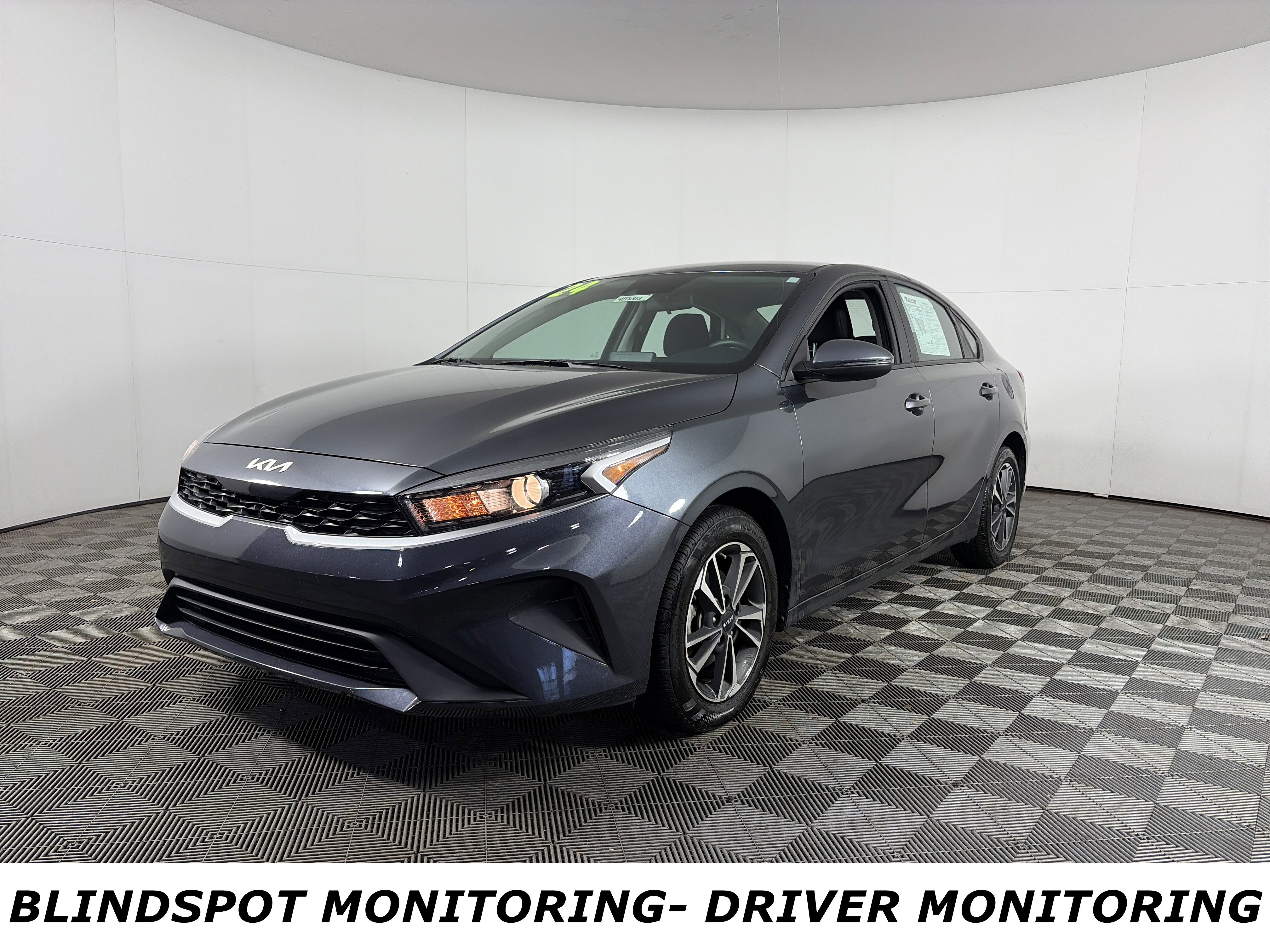 Used 2024 Kia Forte LXS w/ LXS Technology Package image 3