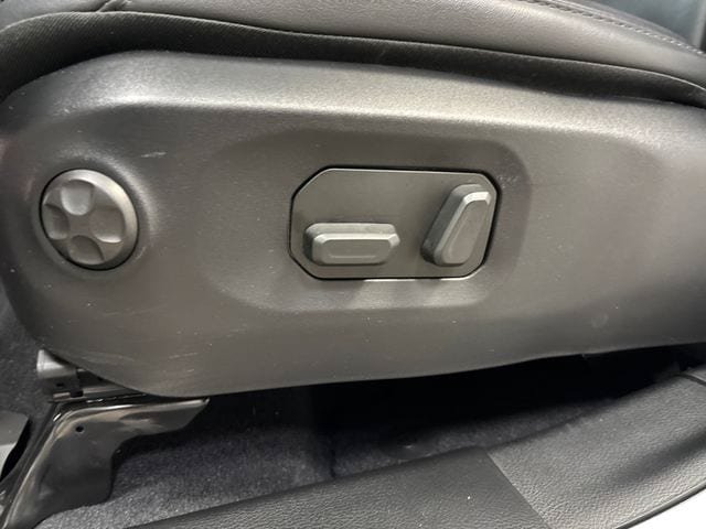 Used 2024 Jeep Wrangler Unlimited Rubicon AWD/4WD image 31