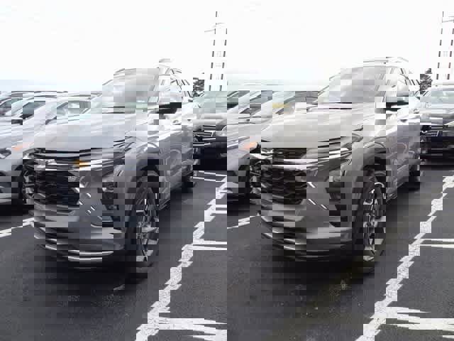 Used 2024 Chevrolet Trax LT image 1
