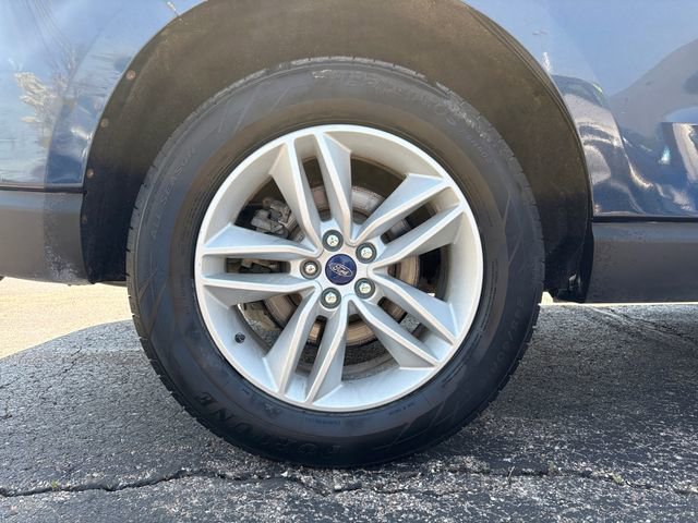 Used 2017 Ford Edge SEL w/ Equipment Group 201A FWD image 19