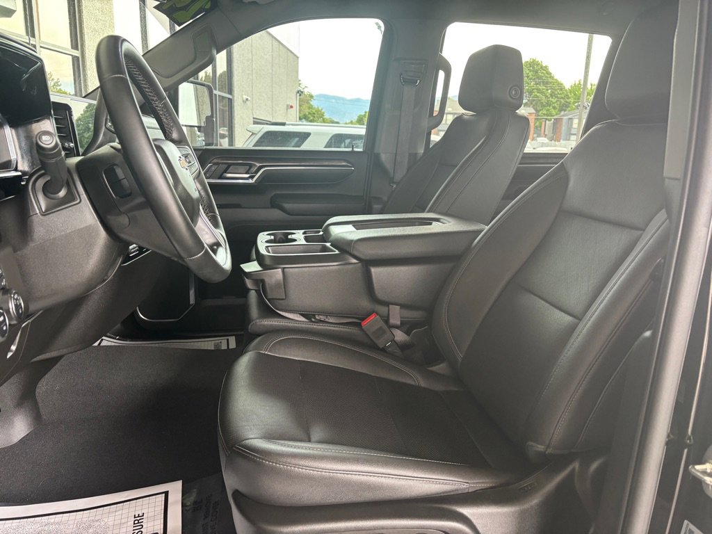Used 2024 Chevrolet Silverado 2500 LTZ AWD/4WD image 5