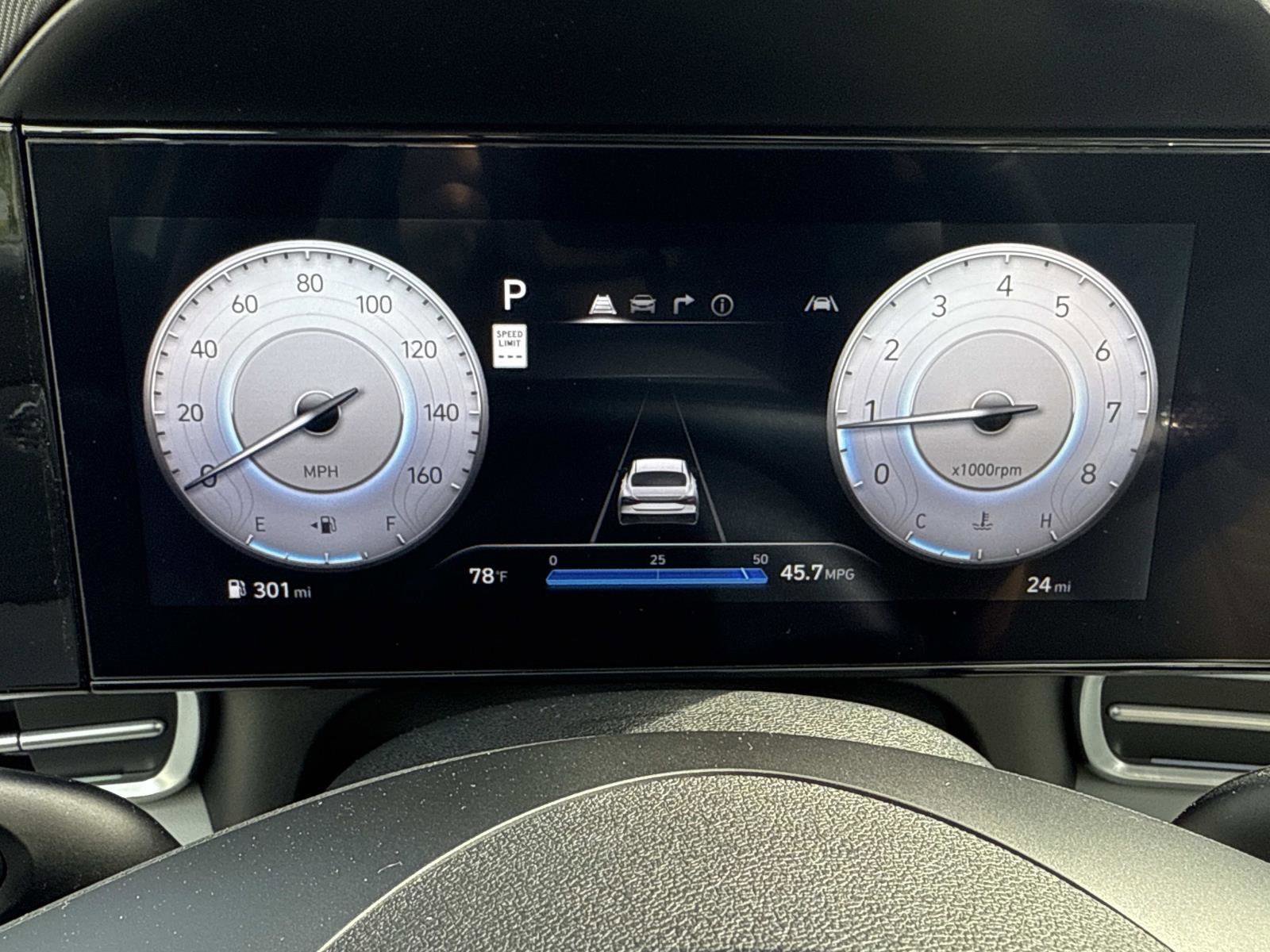 New 2025 Hyundai Elantra Limited image 8