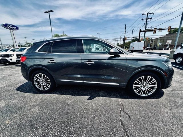 Used 2017 Lincoln MKX Reserve AWD/4WD image 3