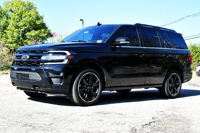 Used 2023 Ford Expedition Limited AWD/4WD image 3