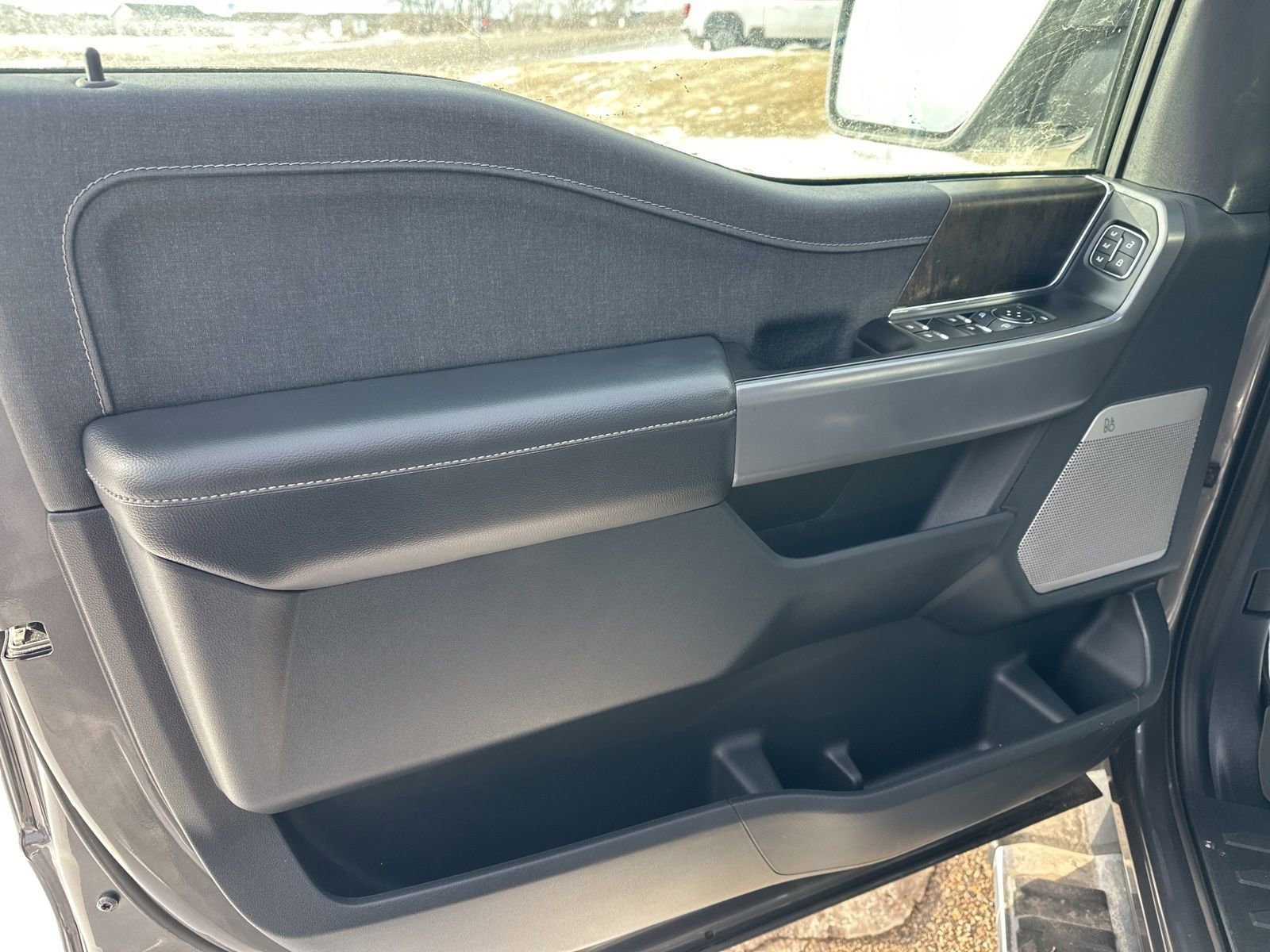 Used 2022 Ford F150 Lariat image 10