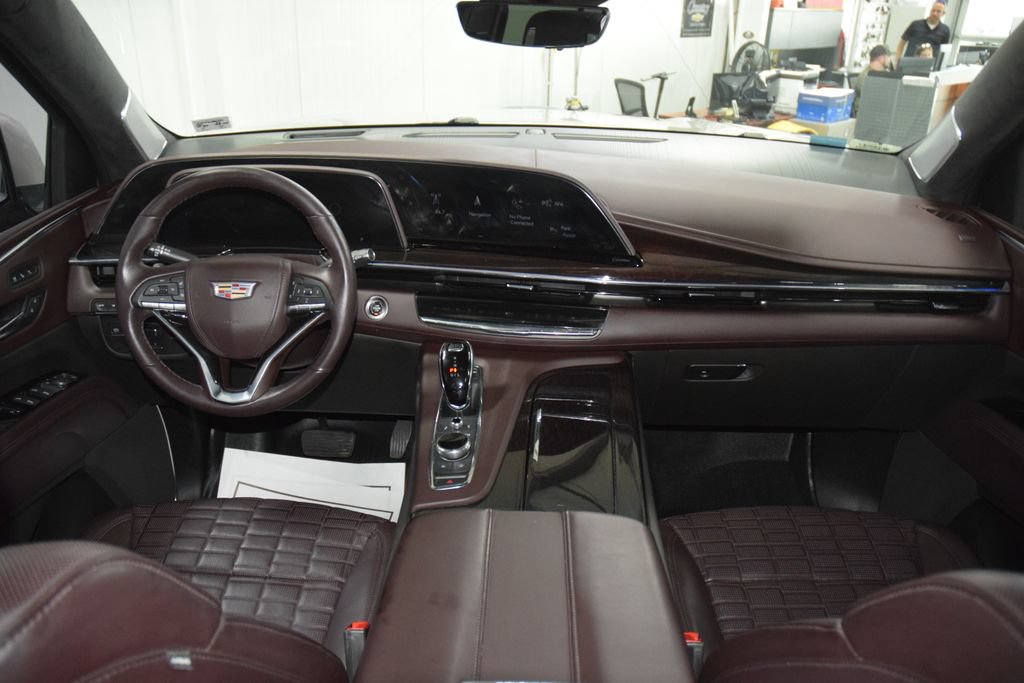 Used 2023 Cadillac Escalade Premium Luxury Platinum AWD/4WD image 32