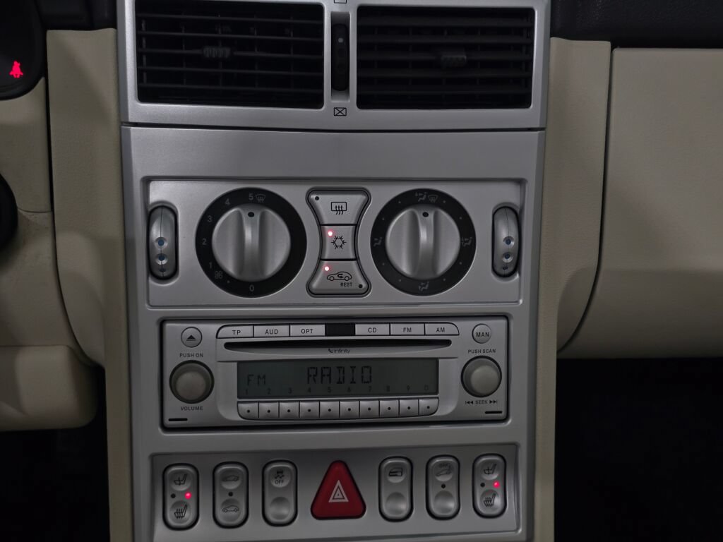 Used 2005 Chrysler Crossfire Limited RWD image 81