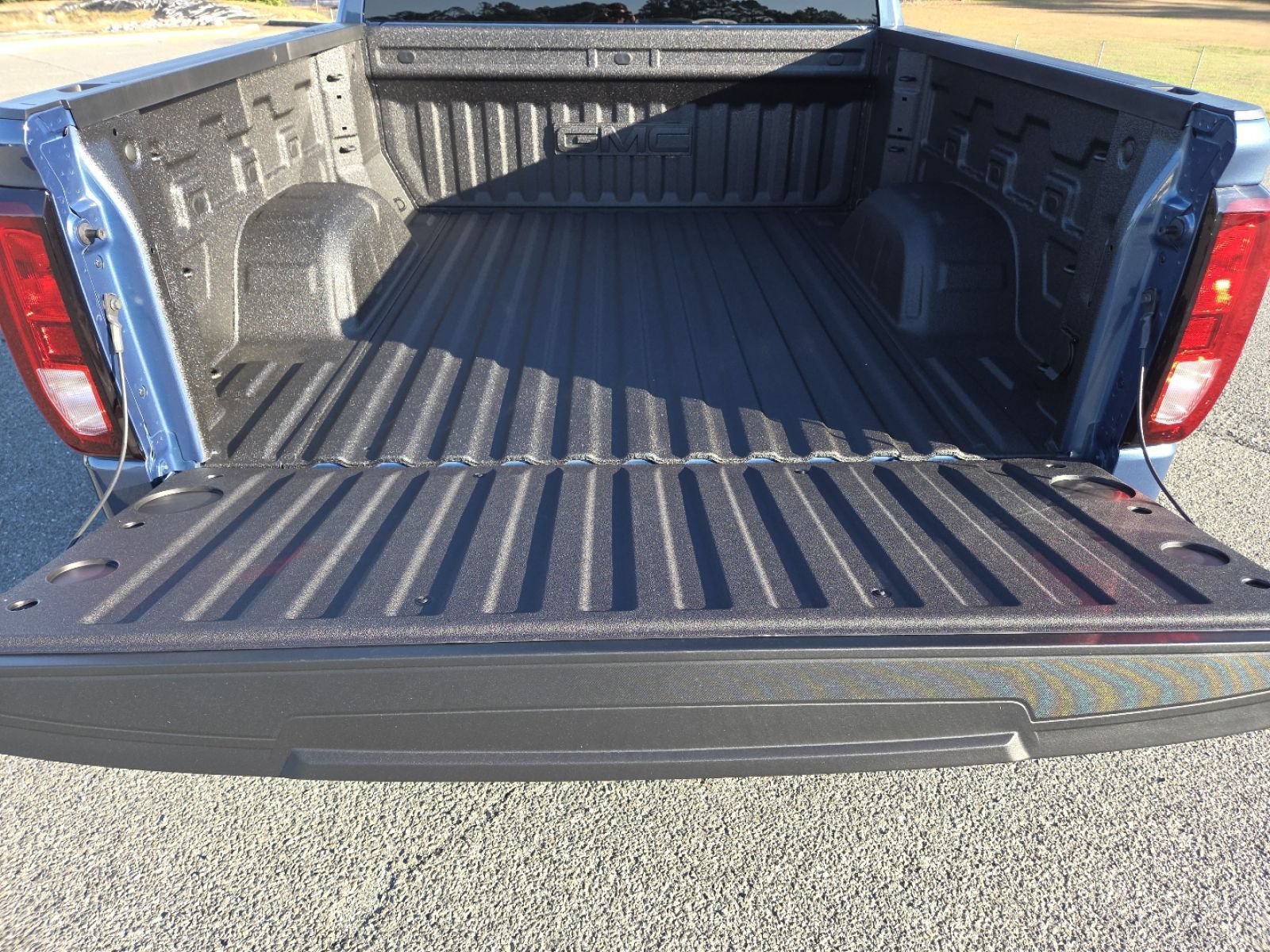 Used 2026 GMC Sierra 1500 Elevation w/ Elevation Select Package AWD/4WD image 19