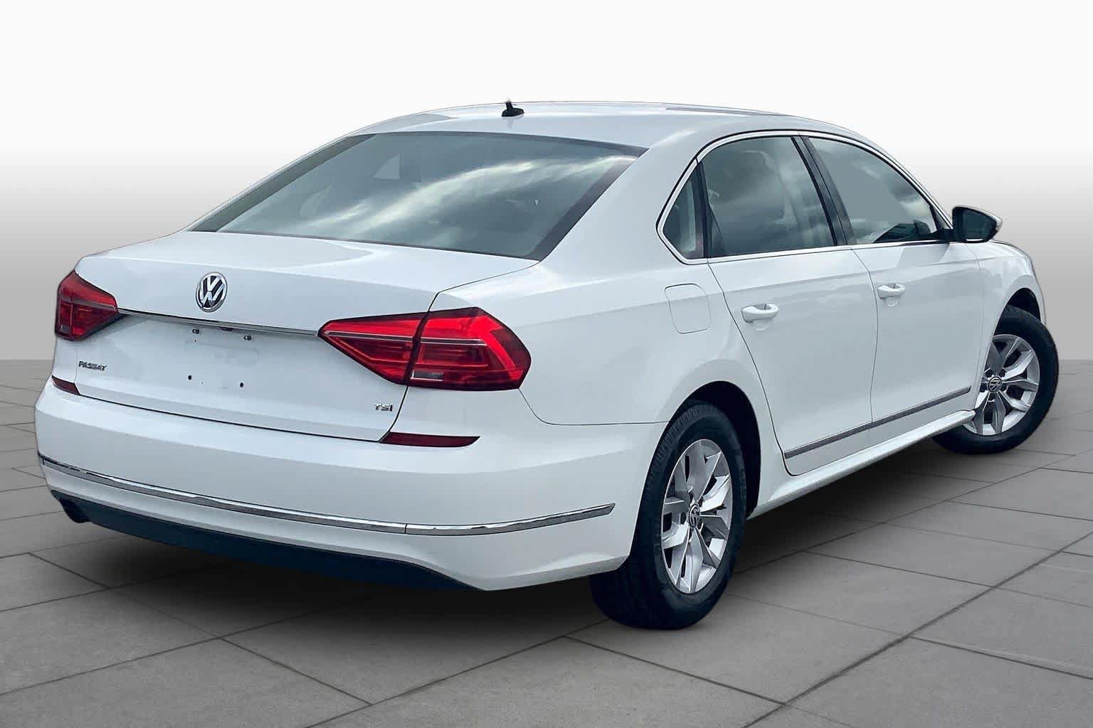 Used 2016 Volkswagen Passat 1.8T S w/ Lighting Package (P06) FWD image 13