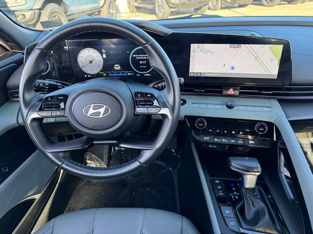 Used 2024 Hyundai Elantra Limited image 4