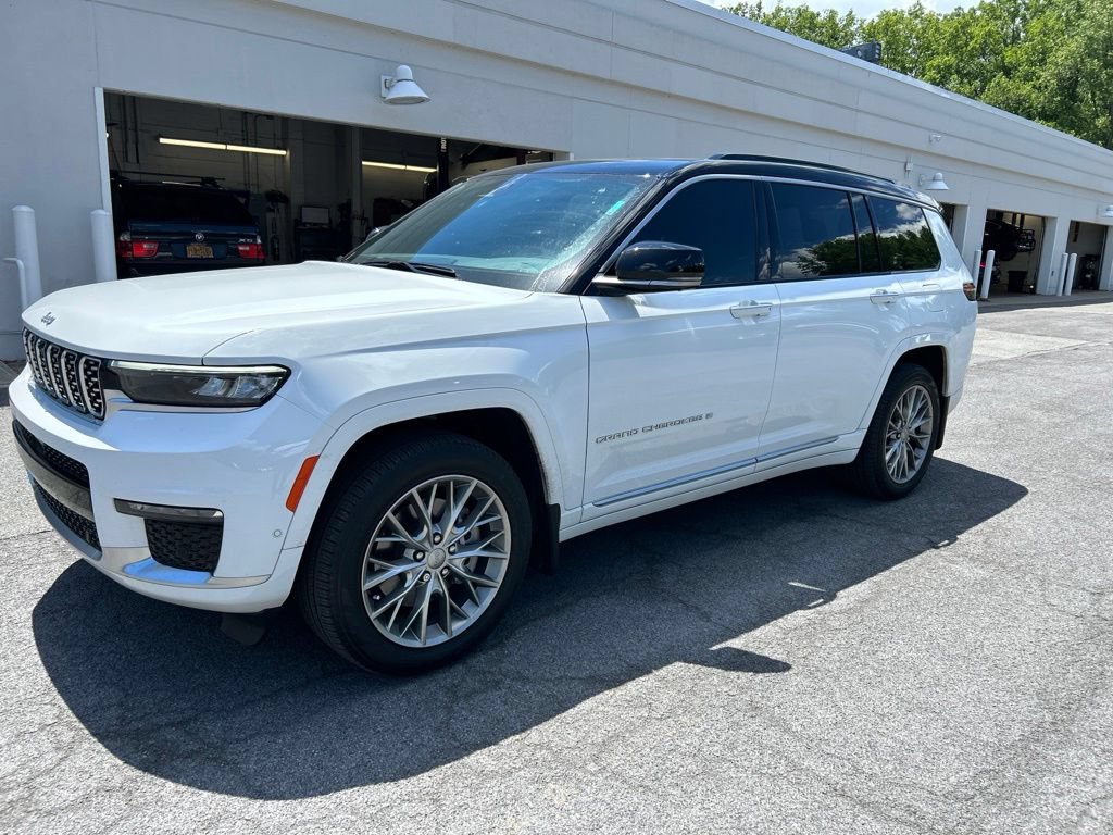 Used 2025 Jeep Grand Cherokee L Summit AWD/4WD image 1