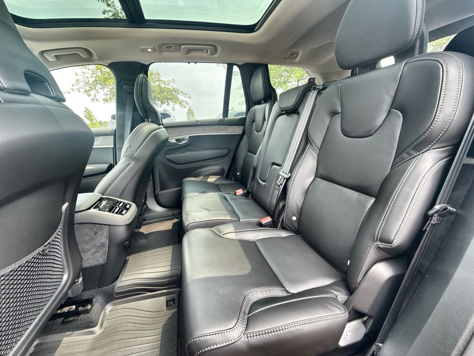 New 2026 Volvo XC90 B6 Ultra w/ Protection Package AWD/4WD image 25