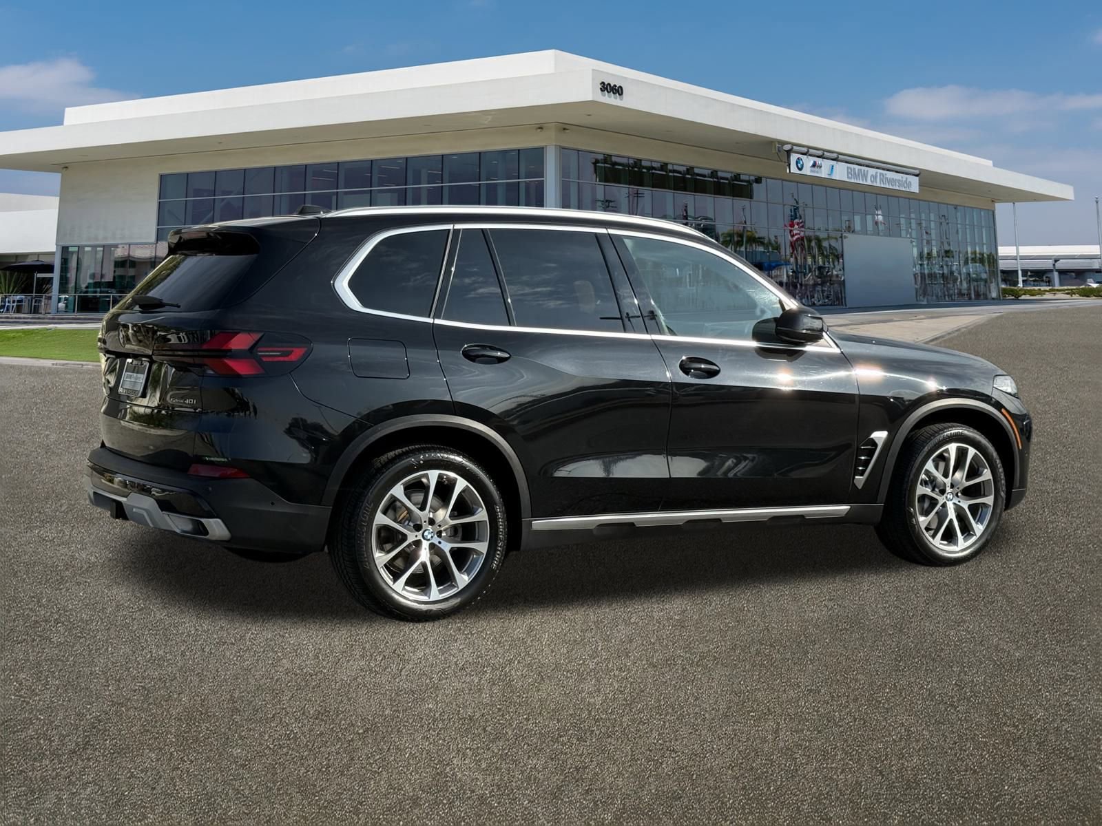 Used 2024 BMW X5 sDrive40i w/ Parking Assistance Package image 11