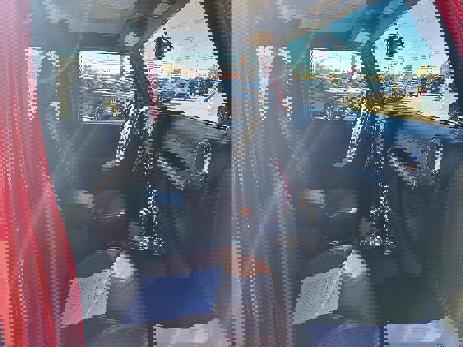 Used 2018 Jeep Wrangler Unlimited Rubicon w/ Connectivity Group image 18