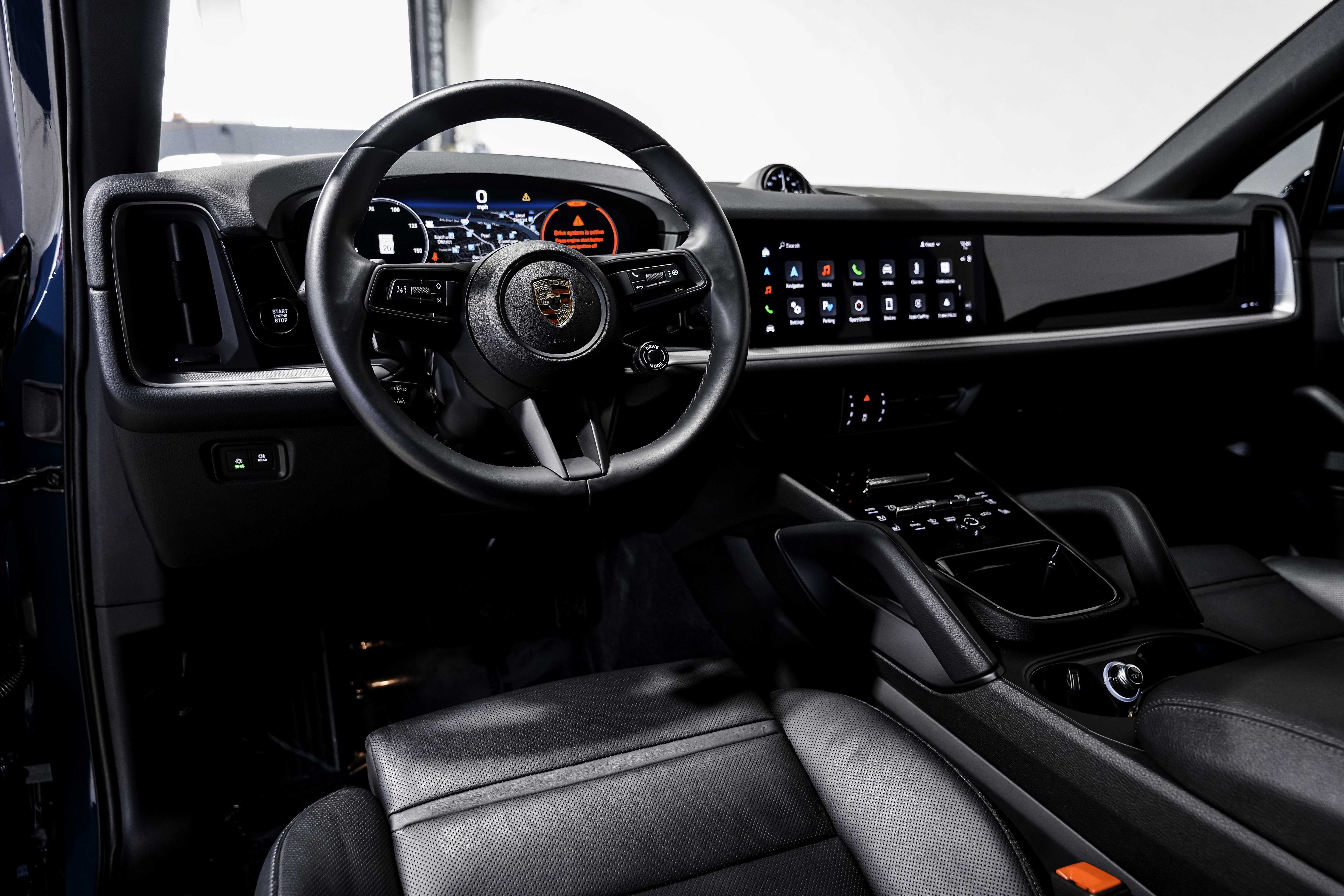 Used 2024 Porsche Cayenne Coupe image 9