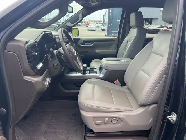 Used 2022 GMC Sierra 1500 SLT w/ SLT Premium Plus Package AWD/4WD image 7