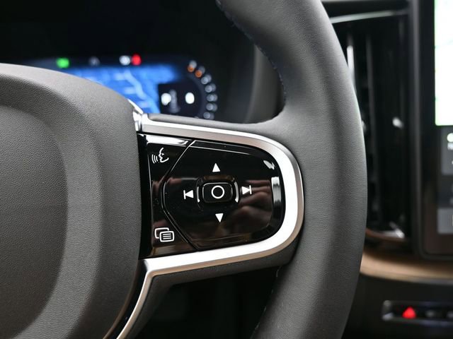 New 2026 Volvo XC60 B5 Plus w/ Protection Package Premier image 25