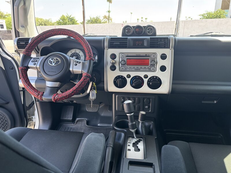 Used 2014 Toyota FJ Cruiser 4WD w/ Upgrade Package image 33