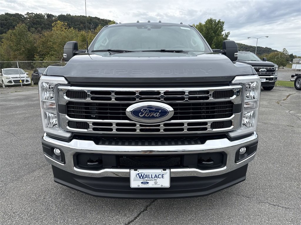 New 2026 Ford F350 XLT image 2