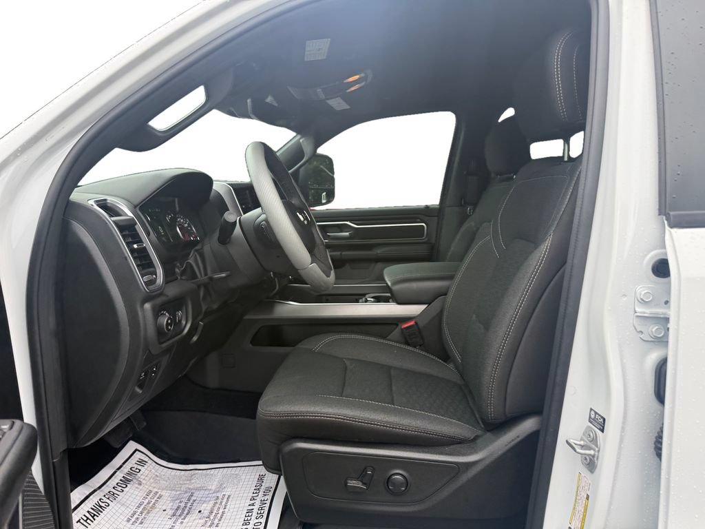 Used 2025 RAM 1500 Big Horn AWD/4WD image 9