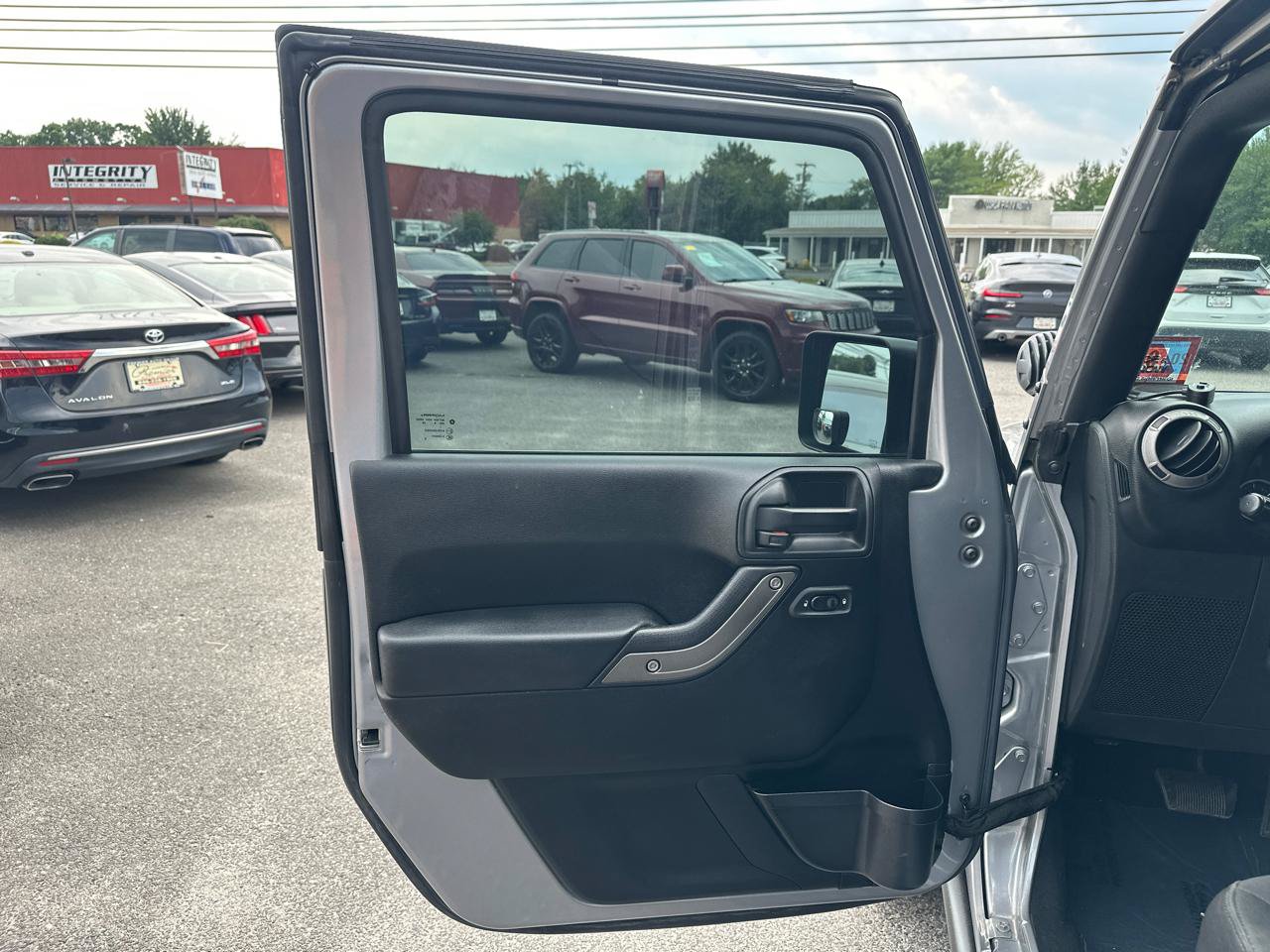Used 2016 Jeep Wrangler Unlimited Sport w/ Quick Order Package 24S AWD/4WD image 14
