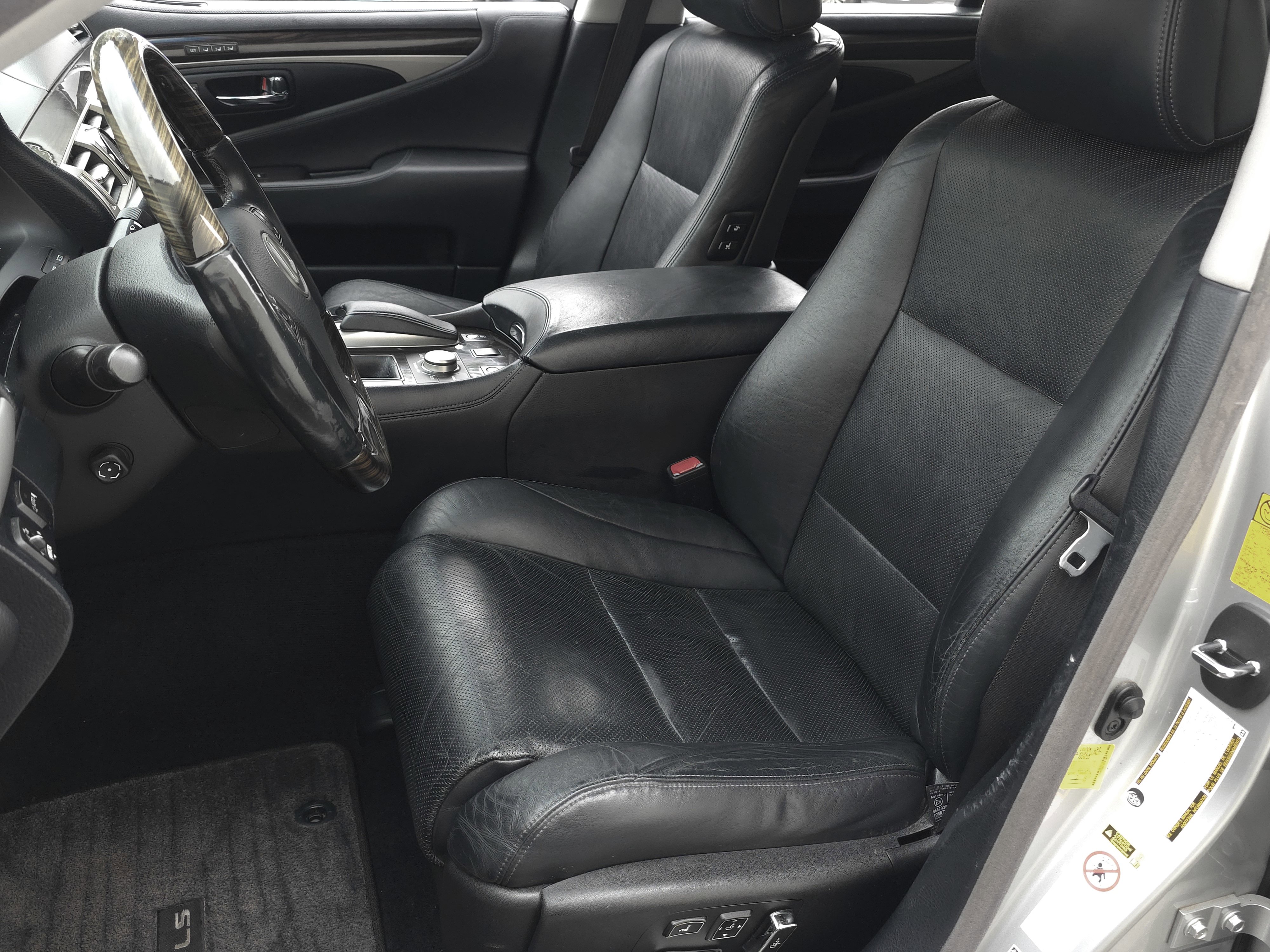 Used 2013 Lexus LS 460 AWD image 10